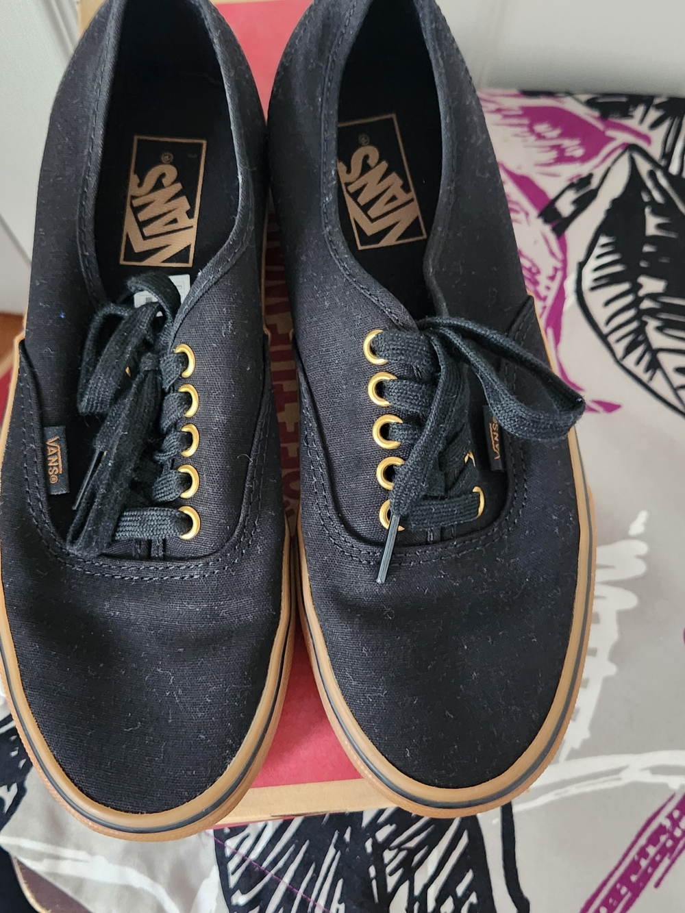 Vans Men’s Black Canvas Lace-Up Sneakers with Gum Sole